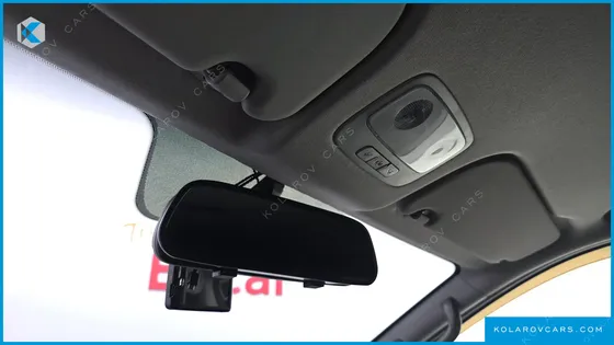 HYUNDAI STAREX 5-SEATER VAN