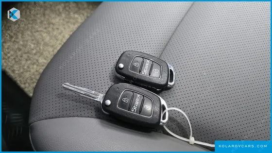 HYUNDAI STAREX 5-SEATER VAN