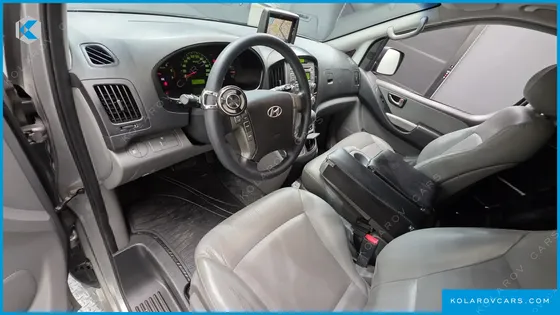 HYUNDAI STAREX 3-SEATER VAN