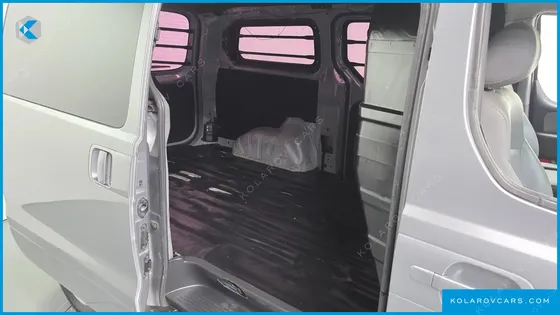 HYUNDAI STAREX 3-SEATER VAN