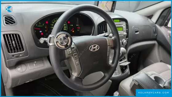 HYUNDAI STAREX 3-SEATER VAN