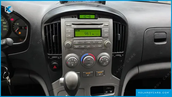 HYUNDAI STAREX 3-SEATER VAN