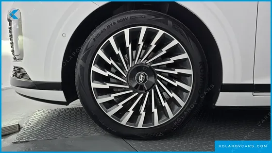 HYUNDAI GRANDEUR CALLIGRAPHY