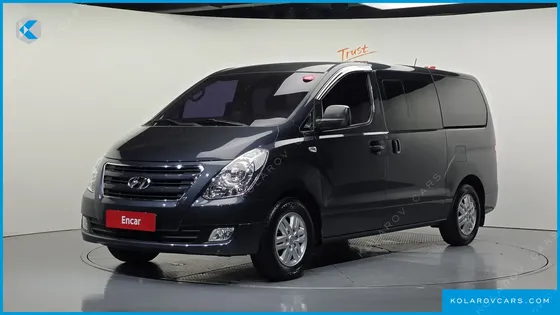 HYUNDAI STAREX 5-SEATER VAN