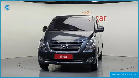 HYUNDAI STAREX 5-SEATER VAN