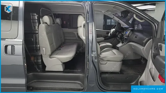HYUNDAI STAREX 5-SEATER VAN