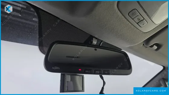 HYUNDAI STAREX 5-SEATER VAN