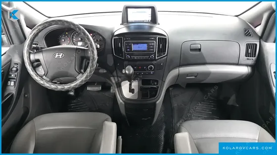 HYUNDAI STAREX 5-SEATER VAN