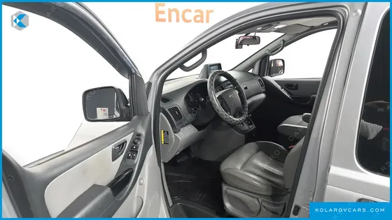 HYUNDAI STAREX 5-SEATER VAN