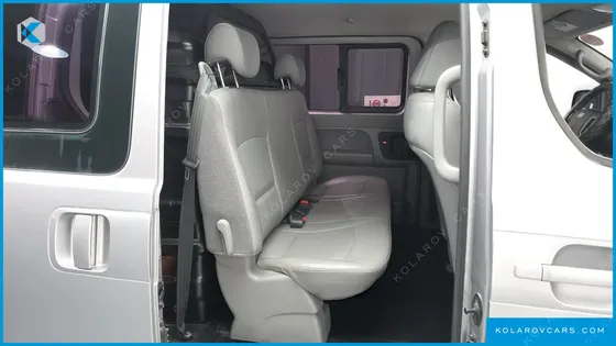 HYUNDAI STAREX 5-SEATER VAN