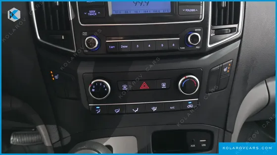 HYUNDAI STAREX 5-SEATER VAN