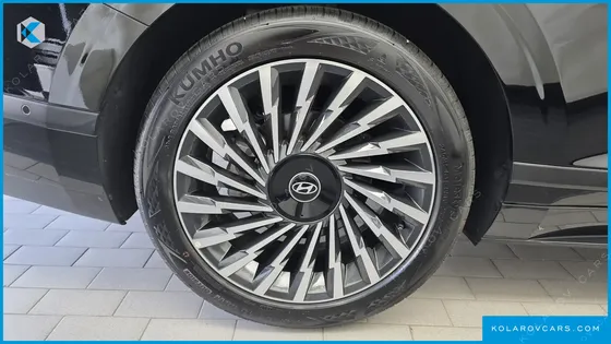 HYUNDAI GRANDEUR 2,5 GASOLINE 2WD