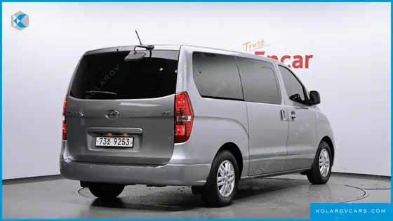 HYUNDAI STAREX 11-SEATER WAGON