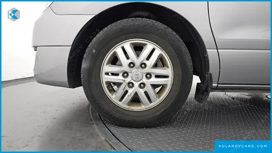 HYUNDAI STAREX 11-SEATER WAGON
