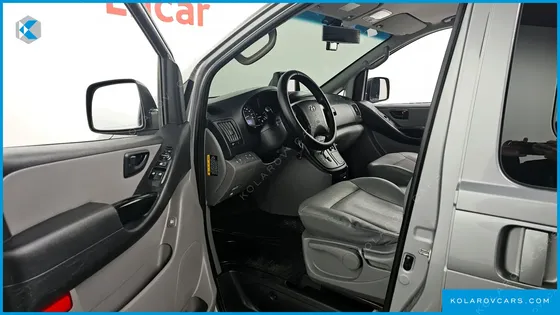 HYUNDAI STAREX 11-SEATER WAGON