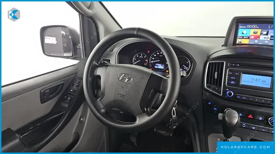 HYUNDAI STAREX 11-SEATER WAGON