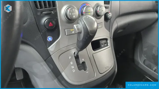 HYUNDAI STAREX GUARD CAR OF CHILDREN