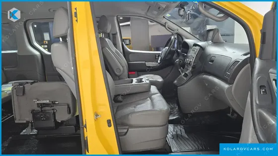 HYUNDAI STAREX GUARD CAR OF CHILDREN