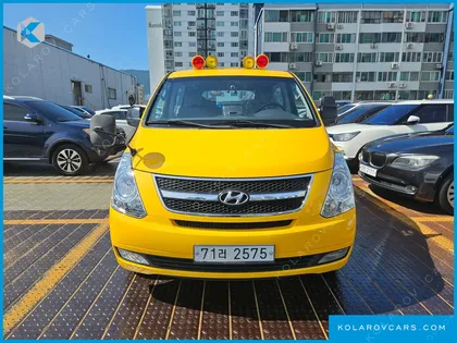 HYUNDAI STAREX GUARD CAR OF CHILDREN