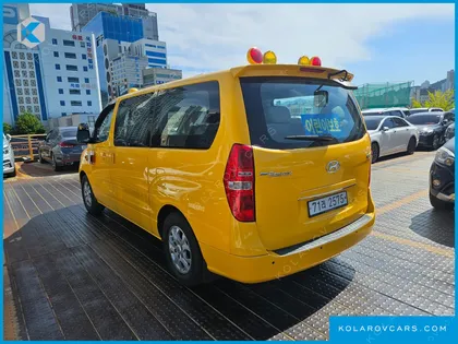 HYUNDAI STAREX GUARD CAR OF CHILDREN