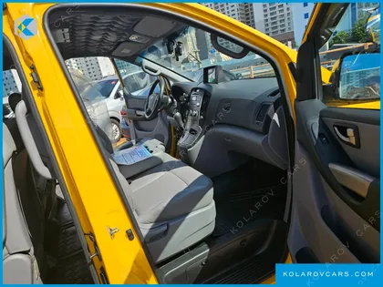 HYUNDAI STAREX GUARD CAR OF CHILDREN