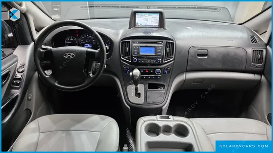 HYUNDAI STAREX 12-SEATER WAGON