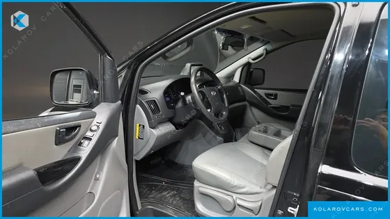 HYUNDAI STAREX 12-SEATER WAGON