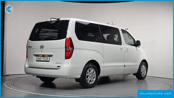 HYUNDAI STAREX 5-SEATER LPI VAN