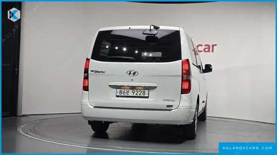 HYUNDAI STAREX 5-SEATER LPI VAN