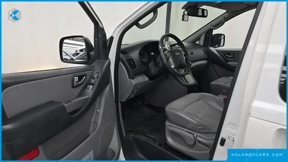 HYUNDAI STAREX 5-SEATER LPI VAN