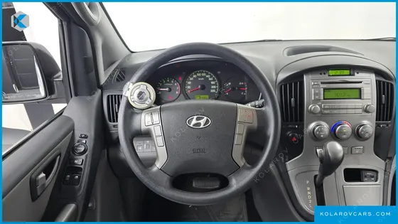 HYUNDAI STAREX 5-SEATER LPI VAN