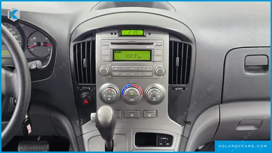 HYUNDAI STAREX 5-SEATER LPI VAN