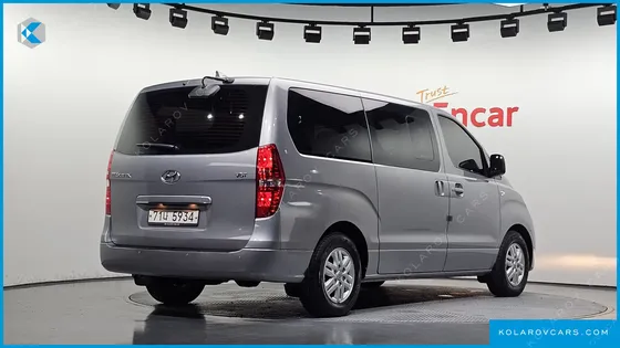 HYUNDAI STAREX 12-SEATER WAGON