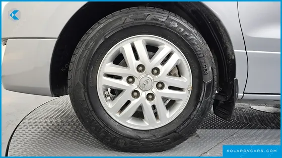 HYUNDAI STAREX 12-SEATER WAGON