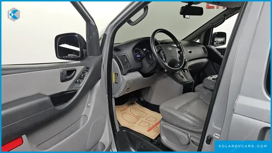HYUNDAI STAREX 12-SEATER WAGON