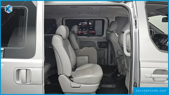 HYUNDAI STAREX 12-SEATER WAGON