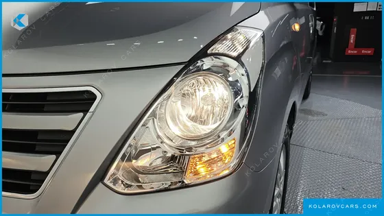 HYUNDAI STAREX 12-SEATER WAGON