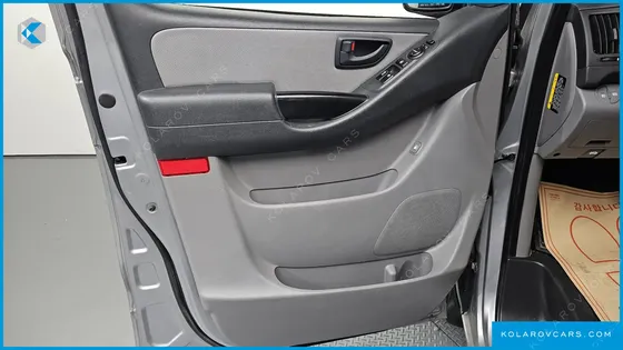 HYUNDAI STAREX 12-SEATER WAGON