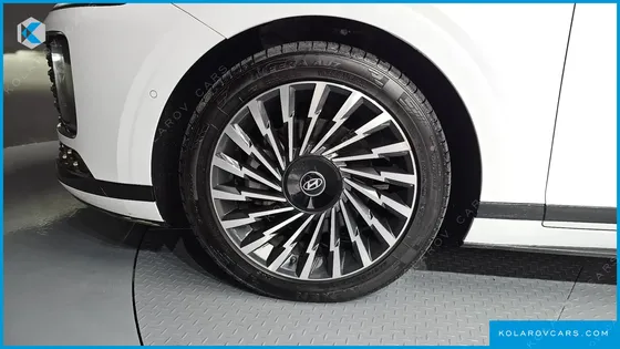 HYUNDAI GRANDEUR 2,5 GASOLINE 2WD