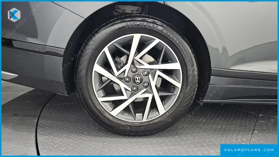 HYUNDAI GRANDEUR 2,5 GASOLINE 2WD