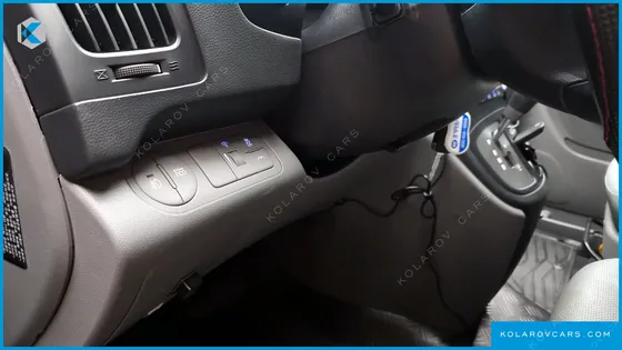 HYUNDAI STAREX 5-SEATER VAN