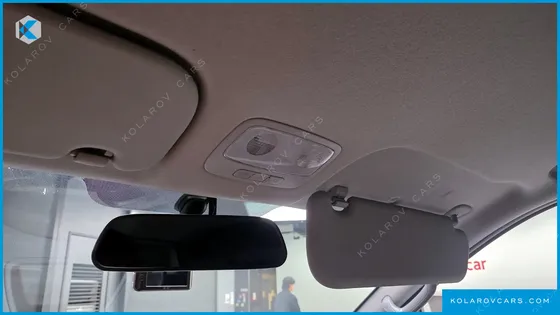 HYUNDAI STAREX 5-SEATER VAN