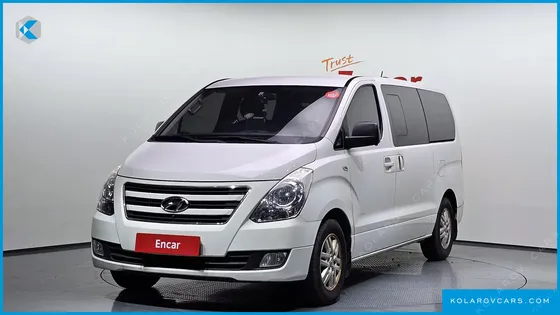 HYUNDAI STAREX 5-SEATER VAN
