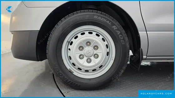 HYUNDAI STAREX 3-SEATER VAN