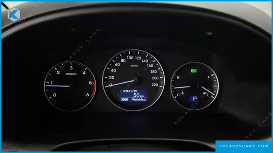 HYUNDAI STAREX 3-SEATER VAN