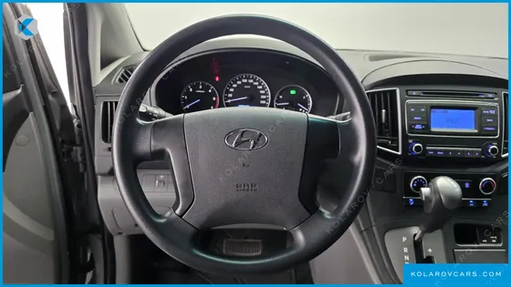 HYUNDAI STAREX 3-SEATER VAN