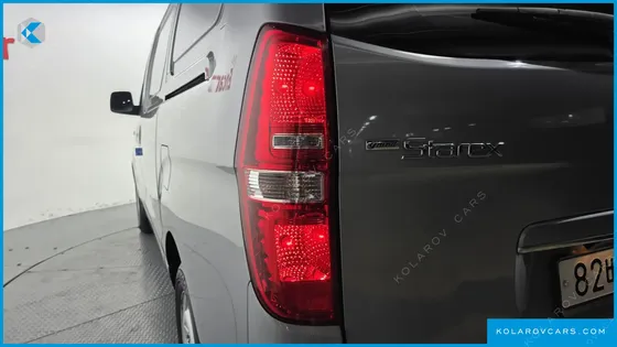 HYUNDAI STAREX 3-SEATER VAN