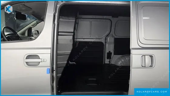 HYUNDAI STAREX 3-SEATER VAN