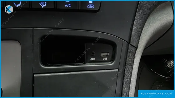 HYUNDAI STAREX 3-SEATER VAN