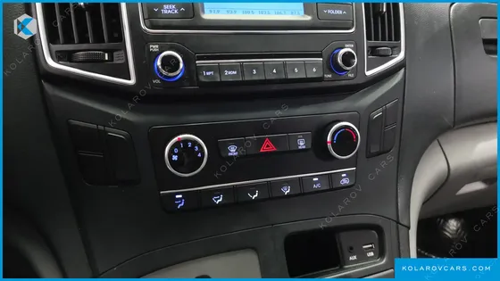 HYUNDAI STAREX 3-SEATER VAN